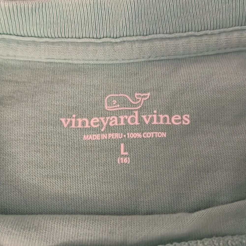 Vineyard vines, T-shirt, child’s large.